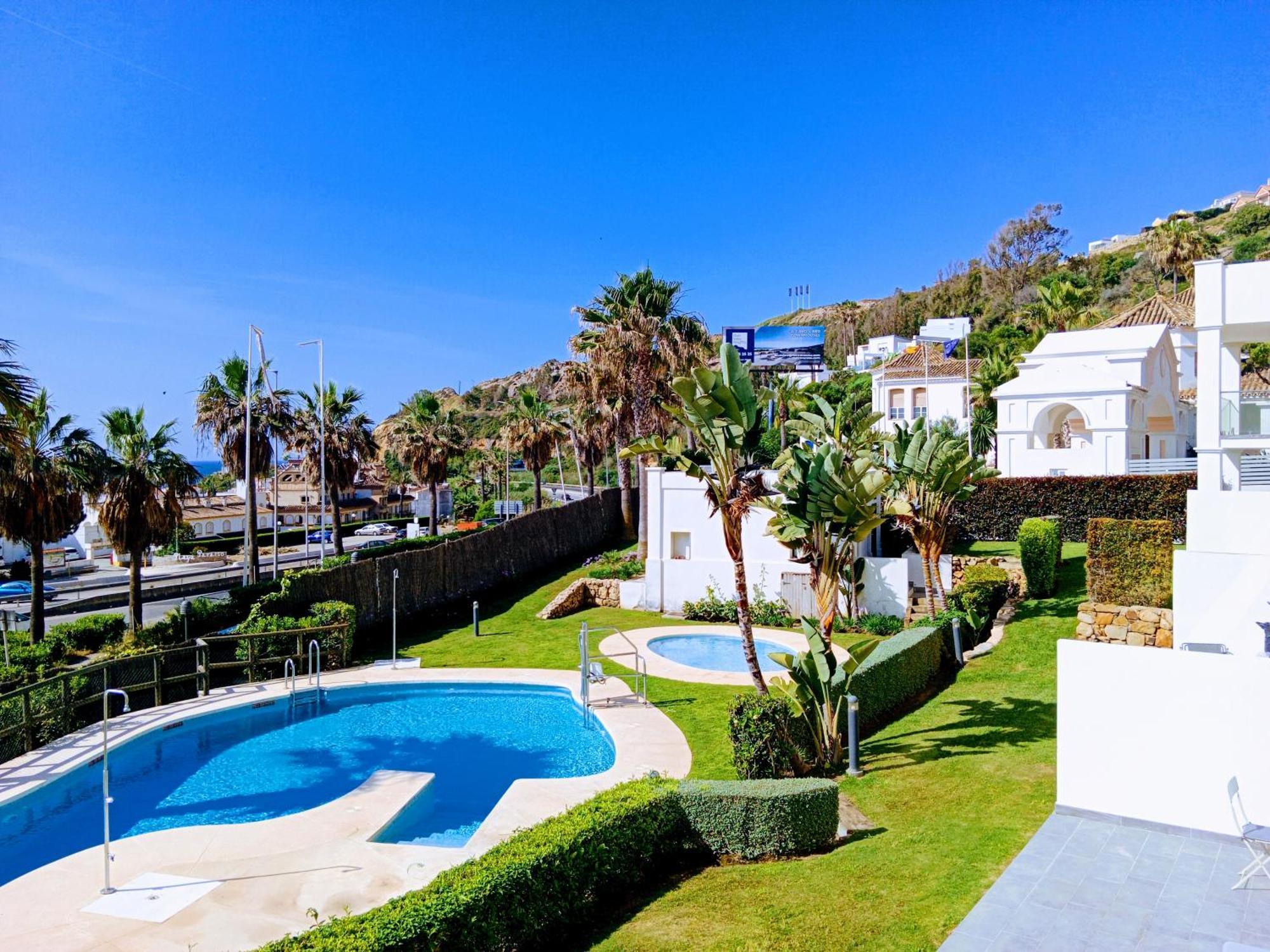 La Paloma Beach Apartment With Pool By Casa Del Sol Hr Manilva Exterior photo